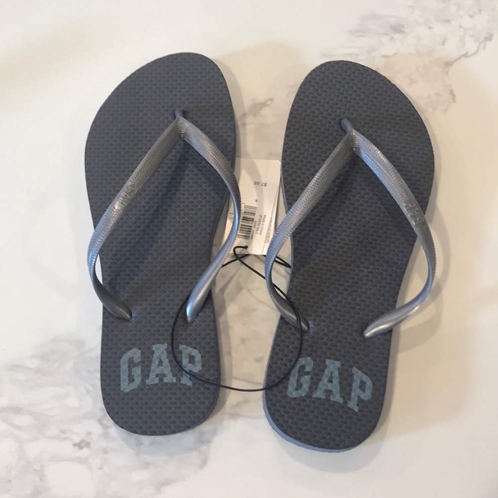 Gap flip flops